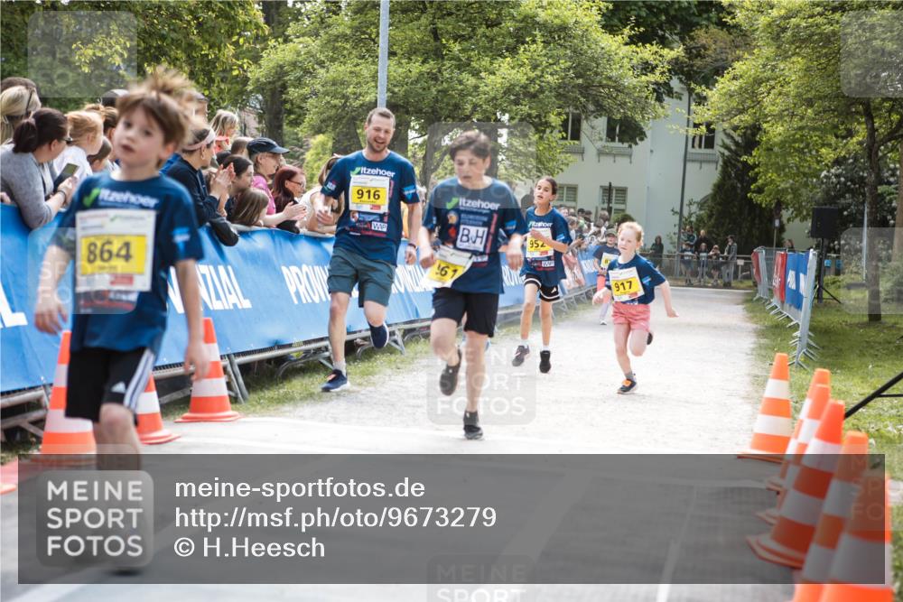 09.05.2026 - Störlauf H.Heesch http://msf.ph/oto/9673279 09.05.2026 14:10:47 Ziel 864, 916, 952, 61, 917 meine-sportfotos.de