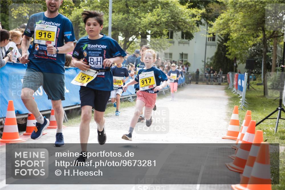 09.05.2026 - Störlauf H.Heesch http://msf.ph/oto/9673281 09.05.2026 14:10:48 Ziel 916, 61, 386, 917 meine-sportfotos.de
