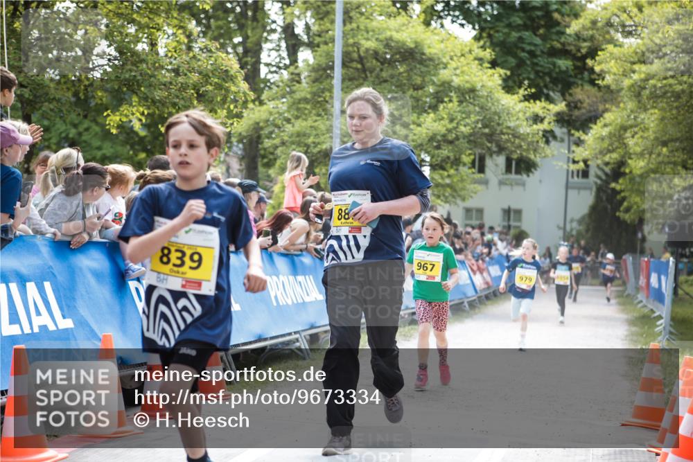 09.05.2026 - Störlauf H.Heesch http://msf.ph/oto/9673334 09.05.2026 14:11:35 Ziel 839, 1881, 967, 4054, 979 meine-sportfotos.de