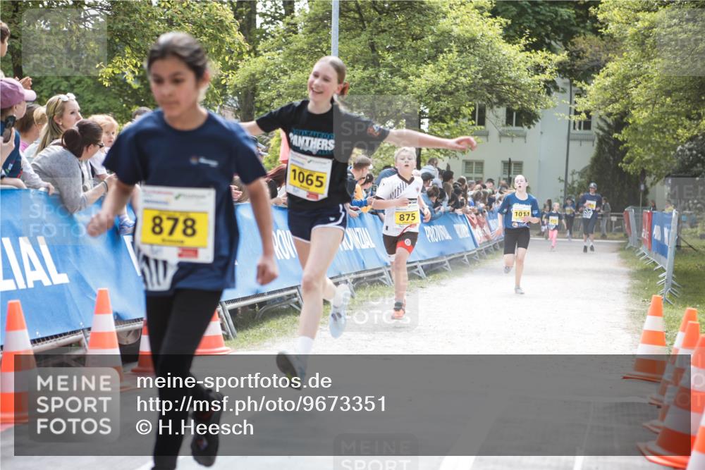 09.05.2026 - Störlauf H.Heesch http://msf.ph/oto/9673351 09.05.2026 14:11:44 Ziel 878, 1065, 875, 1011 meine-sportfotos.de