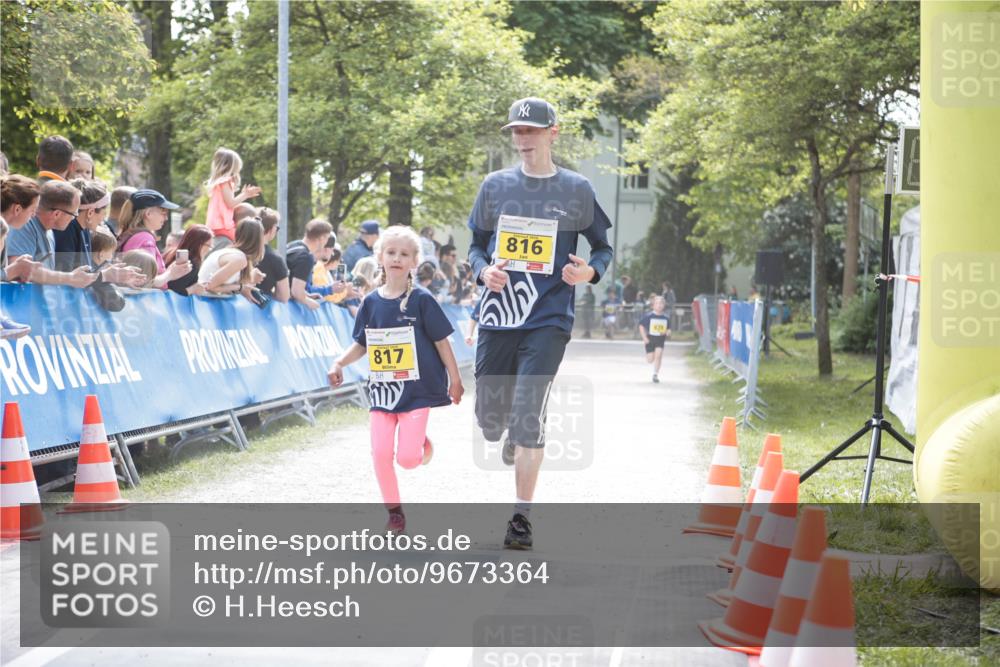 09.05.2026 - Störlauf H.Heesch http://msf.ph/oto/9673364 09.05.2026 14:11:53 Ziel 817, 816 meine-sportfotos.de