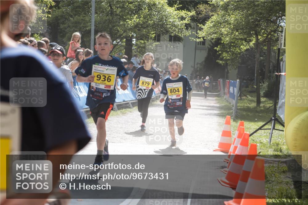 09.05.2026 - Störlauf H.Heesch http://msf.ph/oto/9673431 09.05.2026 14:12:38 Ziel 936, 879, 804 meine-sportfotos.de