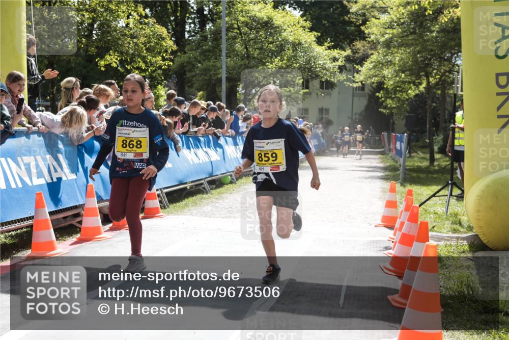 09.05.2026 - Störlauf H.Heesch http://msf.ph/oto/9673506 09.05.2026 14:13:35 Ziel 868, 859 meine-sportfotos.de
