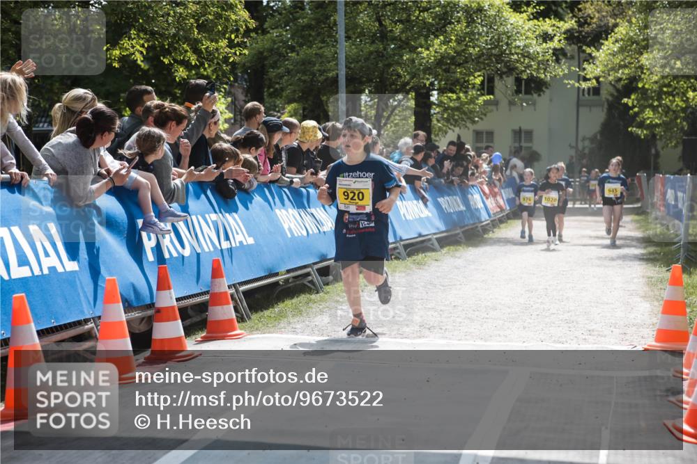 09.05.2026 - Störlauf H.Heesch http://msf.ph/oto/9673522 09.05.2026 14:13:46 Ziel 920, 976, 1020, 945 meine-sportfotos.de