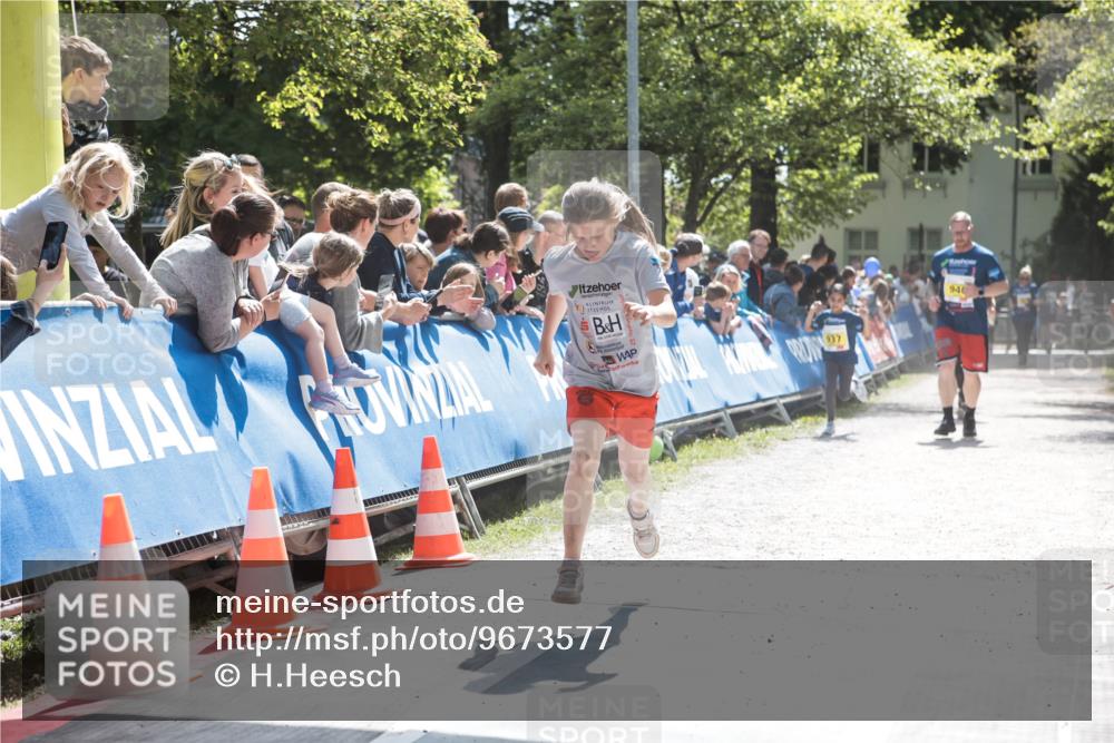 09.05.2026 - Störlauf H.Heesch http://msf.ph/oto/9673577 09.05.2026 14:14:25 Ziel 937, 940 meine-sportfotos.de