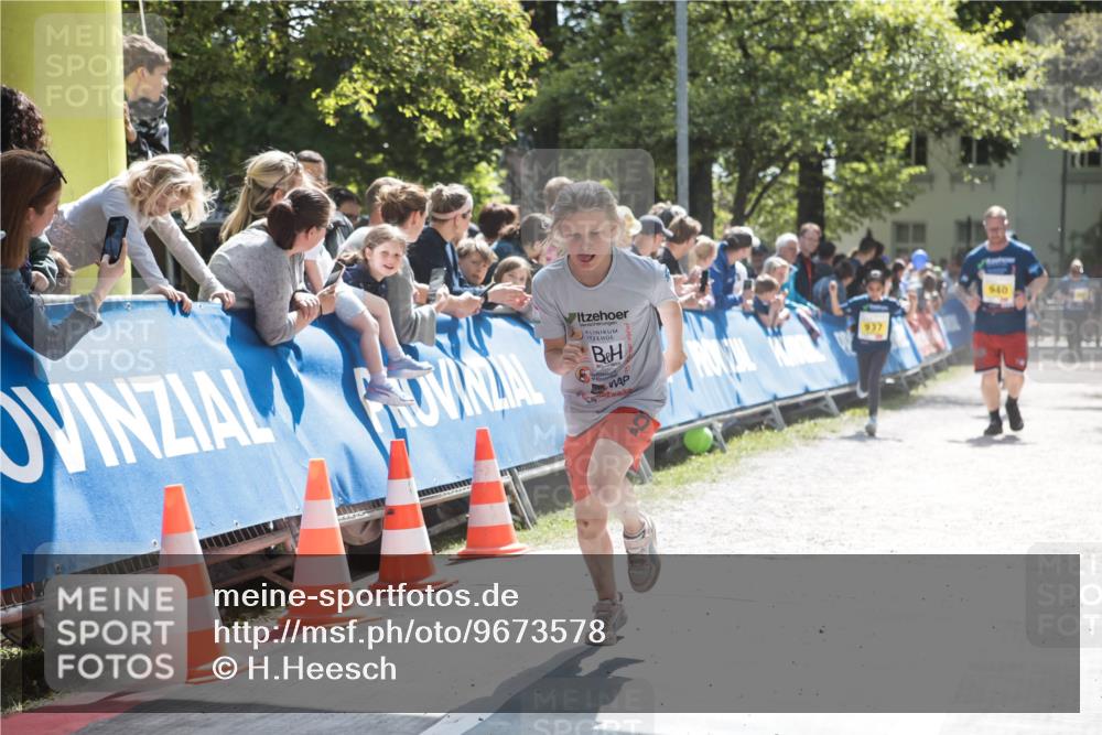 09.05.2026 - Störlauf H.Heesch http://msf.ph/oto/9673578 09.05.2026 14:14:25 Ziel 937, 940 meine-sportfotos.de