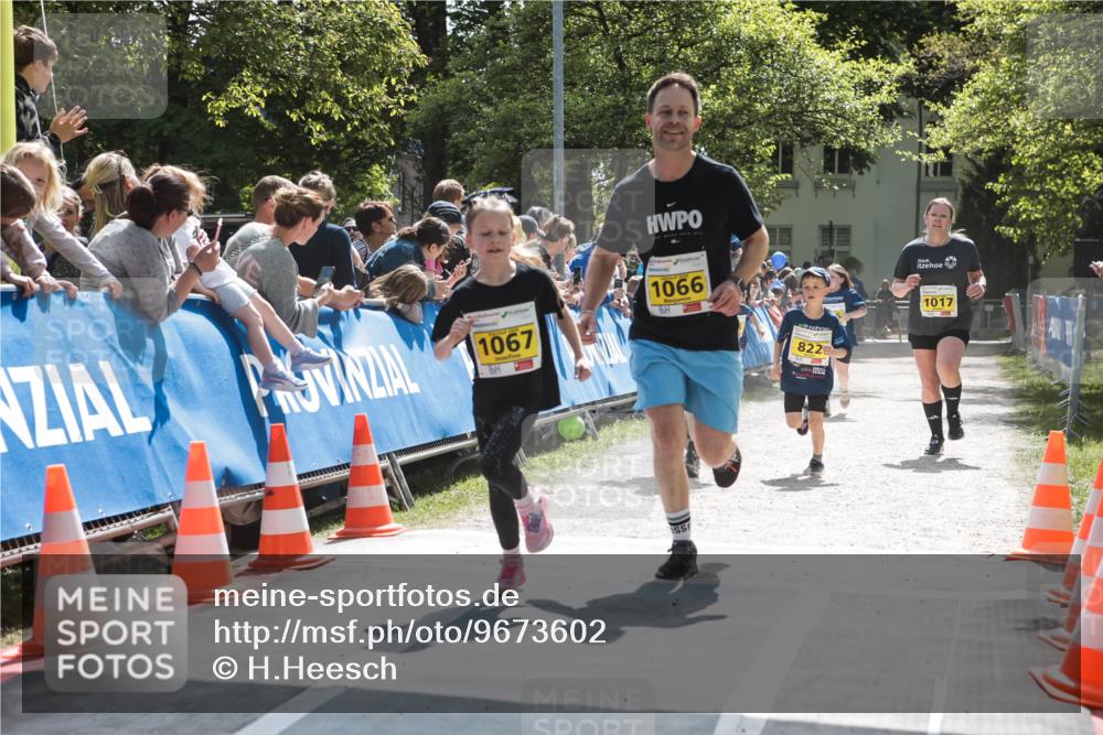 09.05.2026 - Störlauf H.Heesch http://msf.ph/oto/9673602 09.05.2026 14:14:38 Ziel 82, 1067, 1066, 822, 1017 meine-sportfotos.de