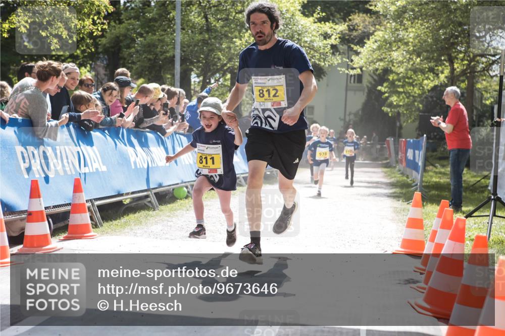 09.05.2026 - Störlauf H.Heesch http://msf.ph/oto/9673646 09.05.2026 14:15:14 Ziel 811, 812, 978 meine-sportfotos.de