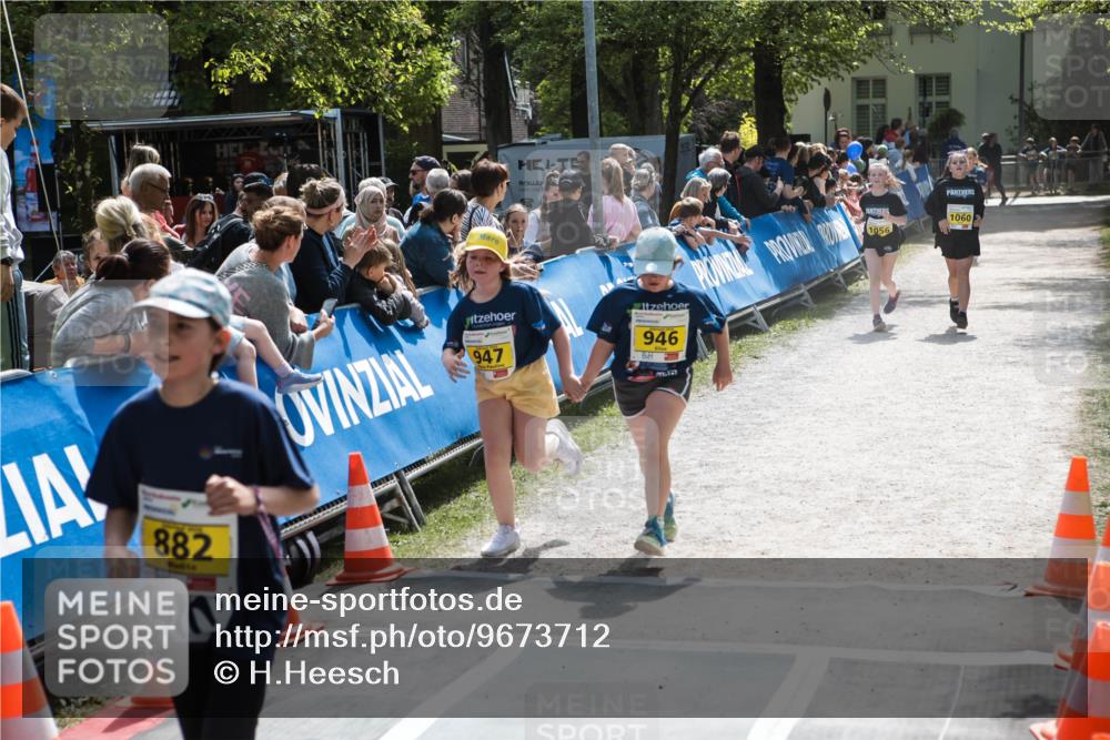 09.05.2026 - Störlauf H.Heesch http://msf.ph/oto/9673712 09.05.2026 14:16:09 Ziel 1060, 1056, 882, 947, 946, 3 meine-sportfotos.de