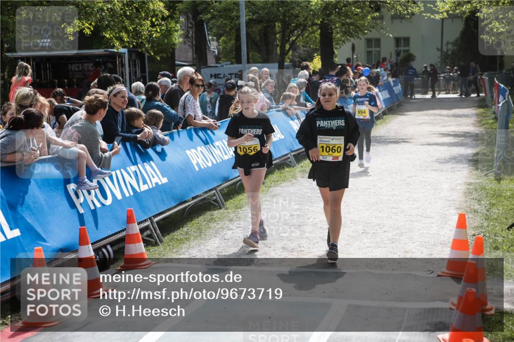 09.05.2026 - Störlauf H.Heesch http://msf.ph/oto/9673719 09.05.2026 14:16:13 Ziel 04821, 994, 1056, 1060 meine-sportfotos.de