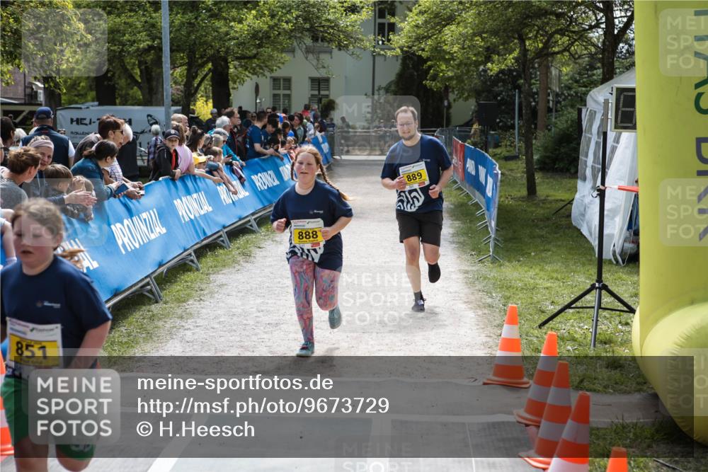 09.05.2026 - Störlauf H.Heesch http://msf.ph/oto/9673729 09.05.2026 14:16:37 Ziel 851, 888, 889 meine-sportfotos.de