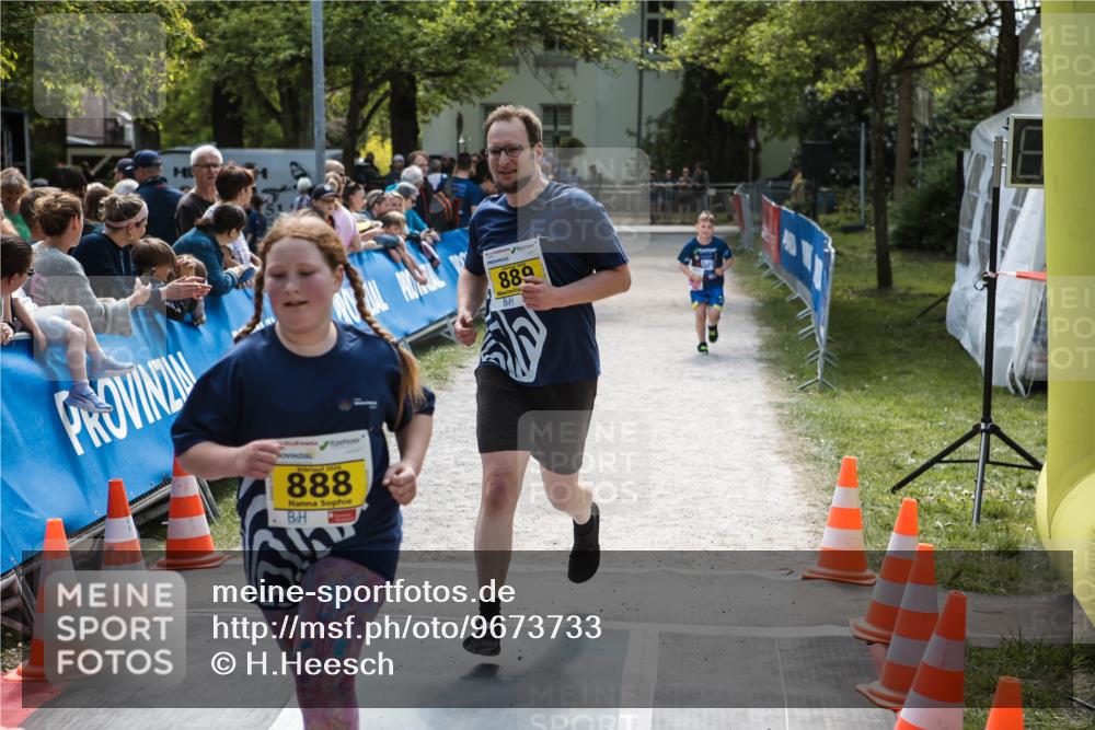 09.05.2026 - Störlauf H.Heesch http://msf.ph/oto/9673733 09.05.2026 14:16:38 Ziel 2026, 888, 889 meine-sportfotos.de