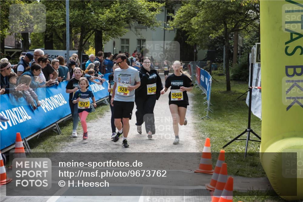 09.05.2026 - Störlauf H.Heesch http://msf.ph/oto/9673762 09.05.2026 14:17:17 Ziel 927, 928, 1041, 1048 meine-sportfotos.de