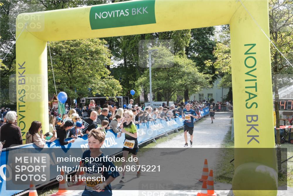 09.05.2026 - Störlauf H.Heesch http://msf.ph/oto/9675221 09.05.2026 15:22:47 Ziel 2002, 2007, 88 meine-sportfotos.de