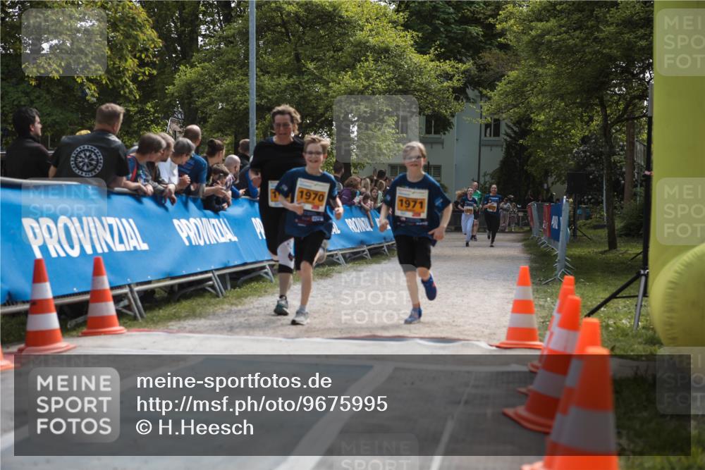 09.05.2026 - Störlauf H.Heesch http://msf.ph/oto/9675995 09.05.2026 15:34:54 Ziel 1971, 1970 meine-sportfotos.de