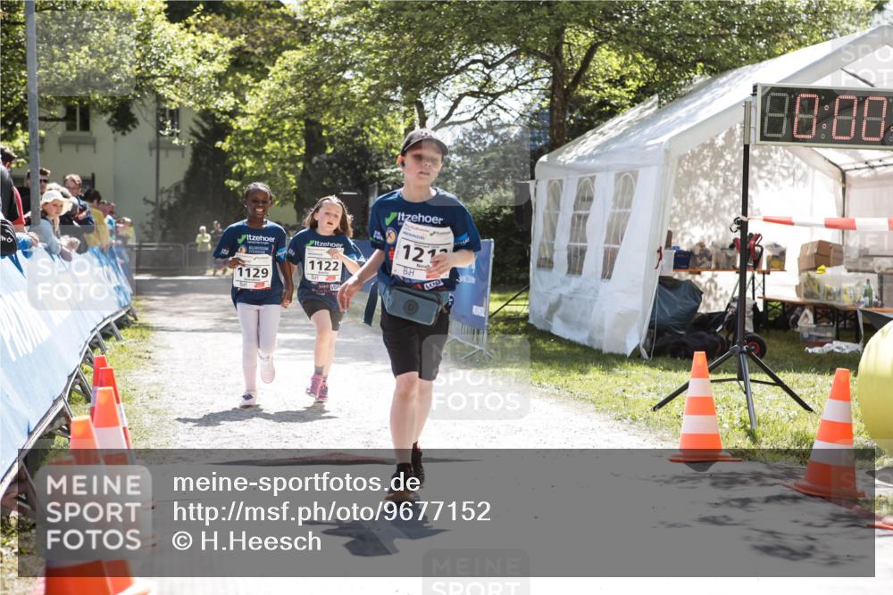 09.05.2026 - Störlauf H.Heesch http://msf.ph/oto/9677152 09.05.2026 15:00:58 Ziel 1129, 1122, 121, 88, 88 meine-sportfotos.de