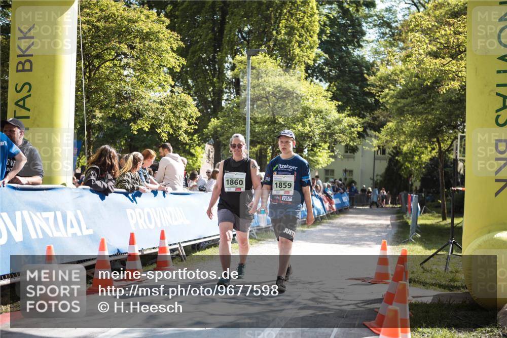 09.05.2026 - Störlauf H.Heesch http://msf.ph/oto/9677598 09.05.2026 16:12:03 Ziel 1860, 1859 meine-sportfotos.de