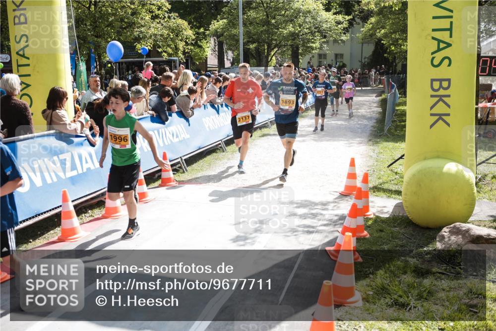 09.05.2026 - Störlauf H.Heesch http://msf.ph/oto/9677711 09.05.2026 15:24:04 Ziel 1996, 2137, 1893 meine-sportfotos.de