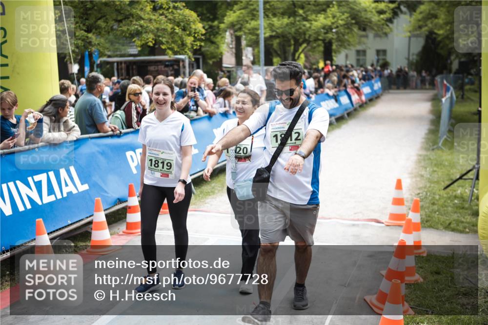 09.05.2026 - Störlauf H.Heesch http://msf.ph/oto/9677728 09.05.2026 16:19:39 Ziel 1819, 20, 1812 meine-sportfotos.de