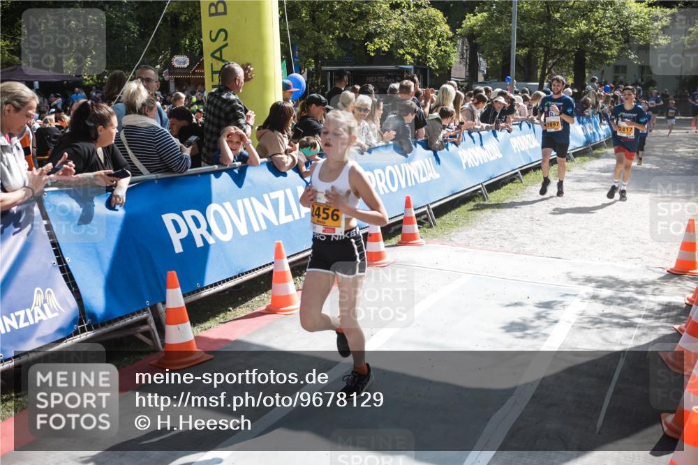 09.05.2026 - Störlauf H.Heesch http://msf.ph/oto/9678129 09.05.2026 15:27:12 Ziel 456, 1897, 2417 meine-sportfotos.de