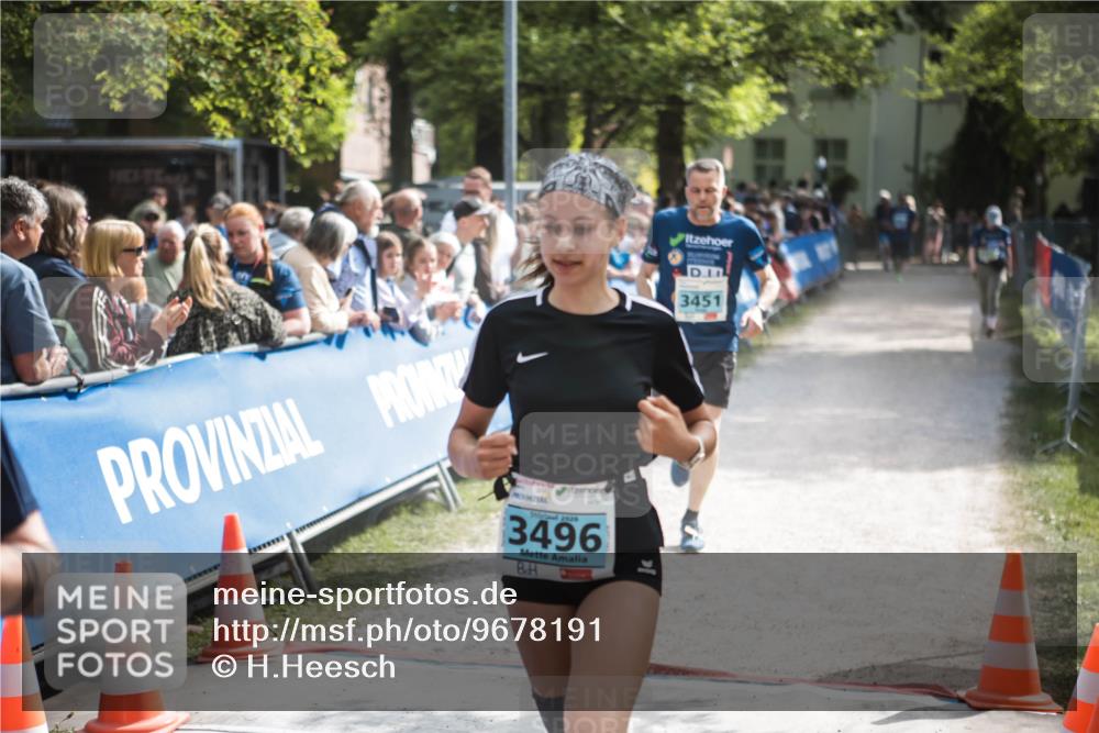 09.05.2026 - Störlauf H.Heesch http://msf.ph/oto/9678191 09.05.2026 16:25:28 Ziel 2025, 3496, 3451 meine-sportfotos.de