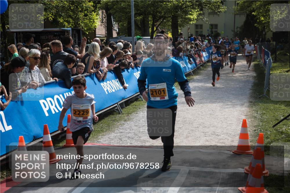 09.05.2026 - Störlauf H.Heesch http://msf.ph/oto/9678258 09.05.2026 15:28:06 Ziel 2229, 2101, 240 meine-sportfotos.de