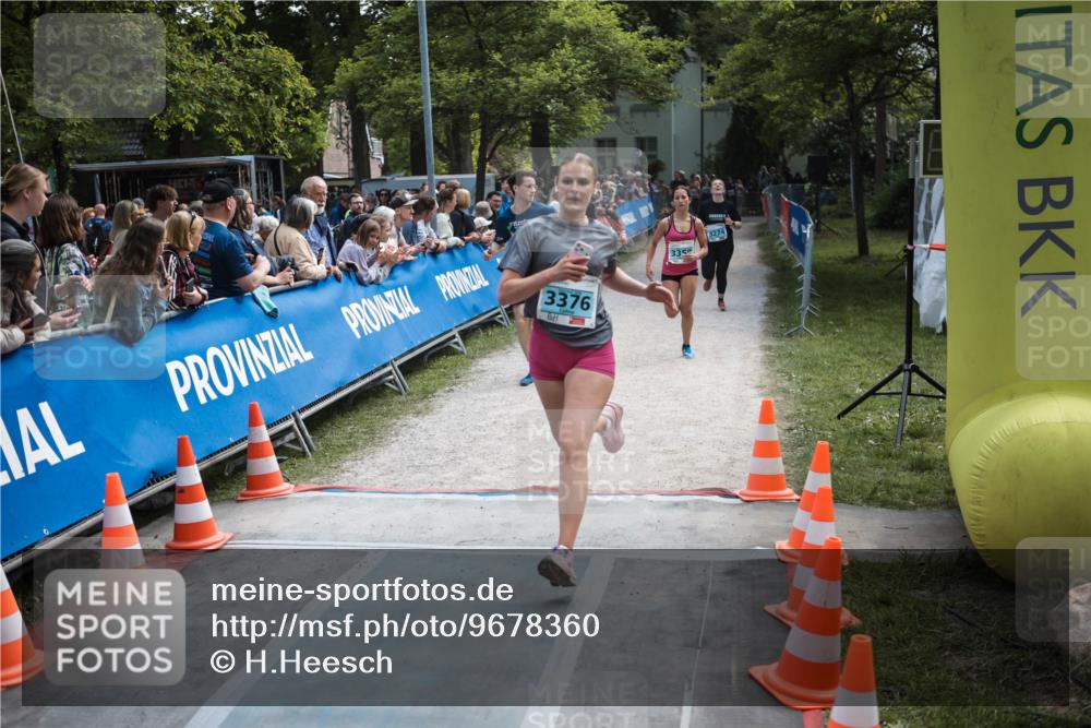 09.05.2026 - Störlauf H.Heesch http://msf.ph/oto/9678360 09.05.2026 16:27:06 Ziel 3376, 335, 3274 meine-sportfotos.de