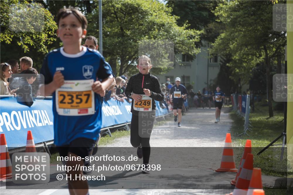 09.05.2026 - Störlauf H.Heesch http://msf.ph/oto/9678398 09.05.2026 15:28:52 Ziel 2357, 249, 1929 meine-sportfotos.de