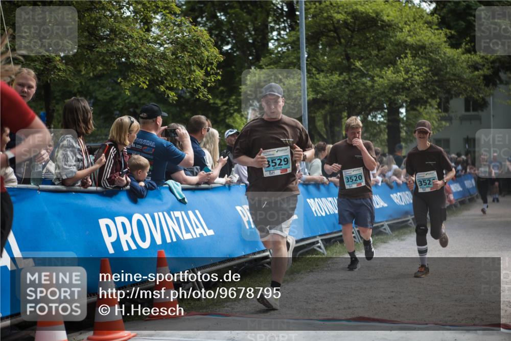 09.05.2026 - Störlauf H.Heesch http://msf.ph/oto/9678795 09.05.2026 16:29:55 Ziel 3529, 3520, 352 meine-sportfotos.de