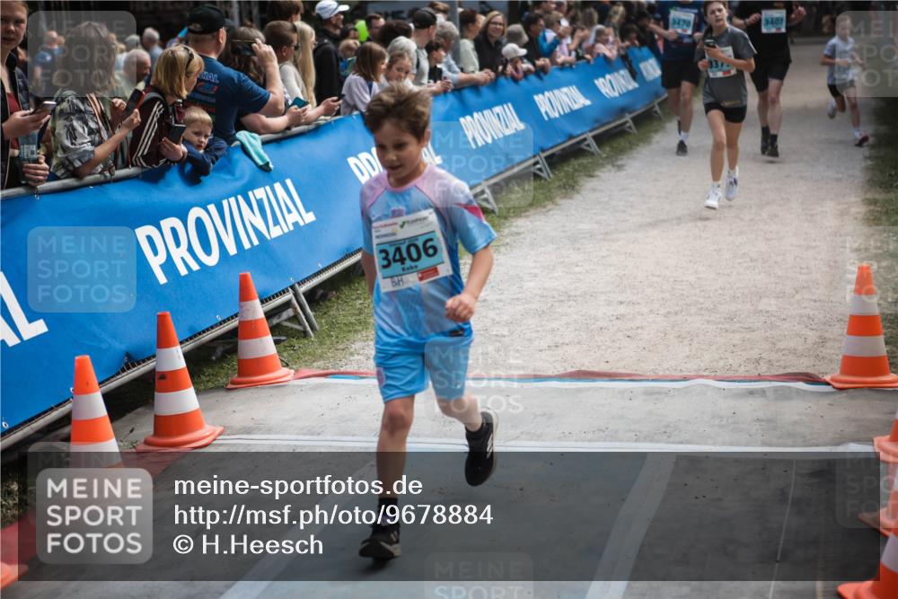 09.05.2026 - Störlauf H.Heesch http://msf.ph/oto/9678884 09.05.2026 16:30:34 Ziel 3406, 3470, 3407 meine-sportfotos.de