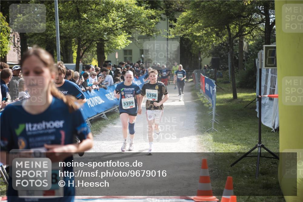 09.05.2026 - Störlauf H.Heesch http://msf.ph/oto/9679016 09.05.2026 16:31:20 Ziel 3338, 3399, 3398 meine-sportfotos.de