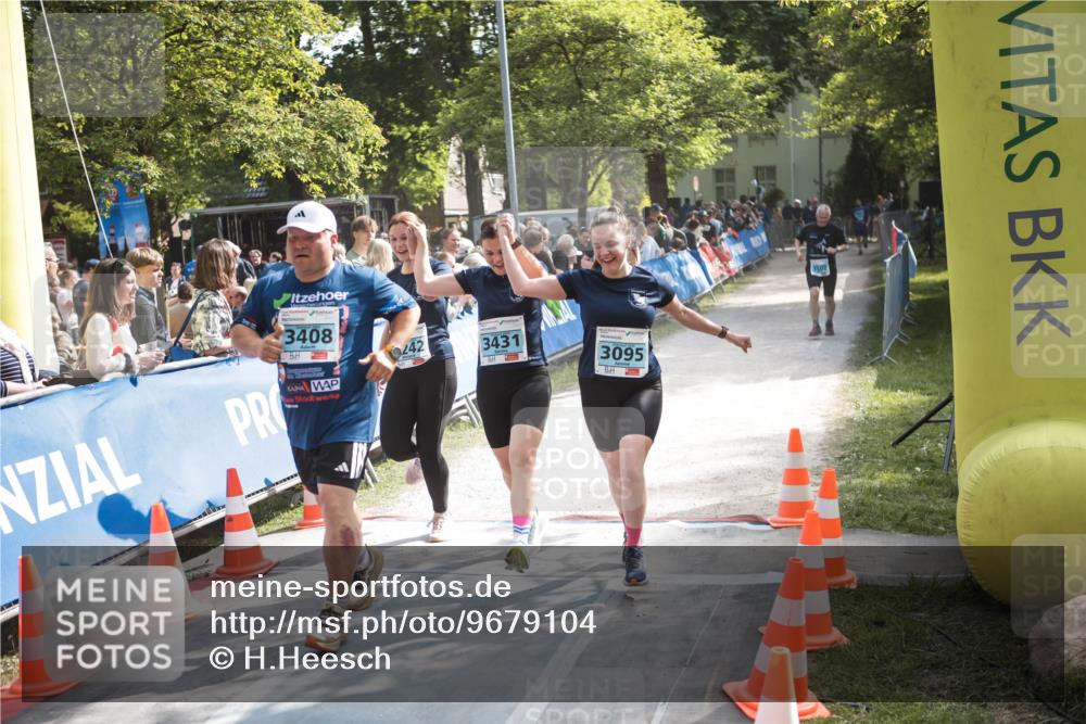09.05.2026 - Störlauf H.Heesch http://msf.ph/oto/9679104 09.05.2026 16:32:12 Ziel 3408, 242, 3431, 3095 meine-sportfotos.de