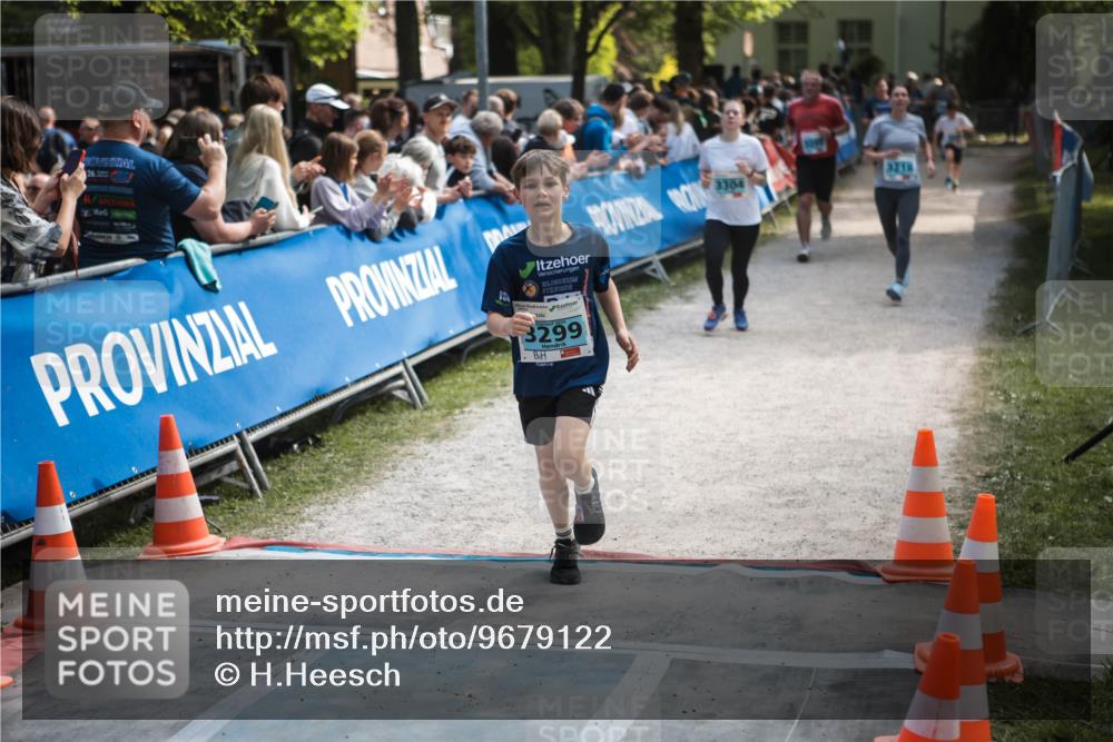 09.05.2026 - Störlauf H.Heesch http://msf.ph/oto/9679122 09.05.2026 16:32:36 Ziel 3299, 304, 3218 meine-sportfotos.de