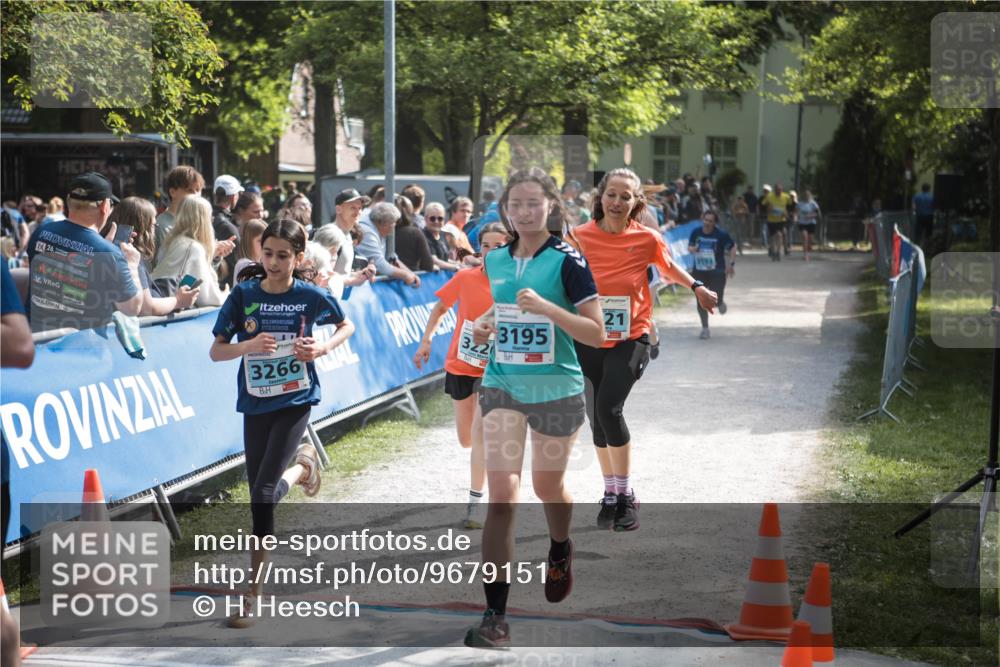 09.05.2026 - Störlauf H.Heesch http://msf.ph/oto/9679151 09.05.2026 16:32:53 Ziel 26, 3266, 3195 meine-sportfotos.de