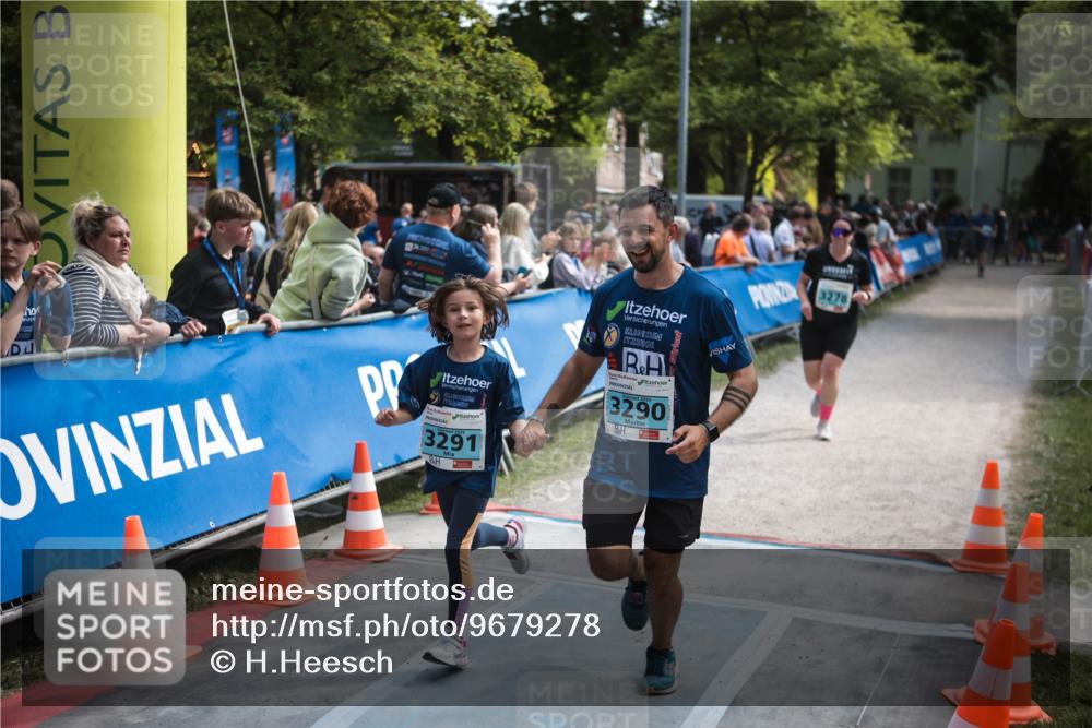 09.05.2026 - Störlauf H.Heesch http://msf.ph/oto/9679278 09.05.2026 16:34:20 Ziel 3291, 3290, 3278 meine-sportfotos.de