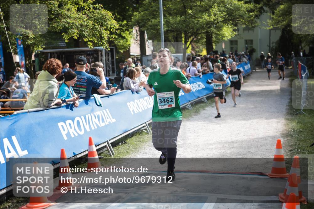 09.05.2026 - Störlauf H.Heesch http://msf.ph/oto/9679312 09.05.2026 16:35:12 Ziel 3462, 3380, 3739 meine-sportfotos.de