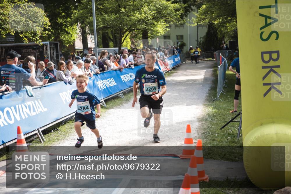 09.05.2026 - Störlauf H.Heesch http://msf.ph/oto/9679322 09.05.2026 16:35:19 Ziel 3284, 3285, 26 meine-sportfotos.de
