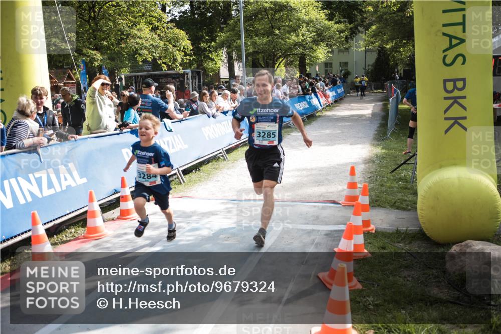 09.05.2026 - Störlauf H.Heesch http://msf.ph/oto/9679324 09.05.2026 16:35:20 Ziel 3284, 3285 meine-sportfotos.de