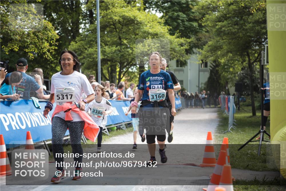 09.05.2026 - Störlauf H.Heesch http://msf.ph/oto/9679432 09.05.2026 16:37:48 Ziel 5317, 3386, 3160 meine-sportfotos.de