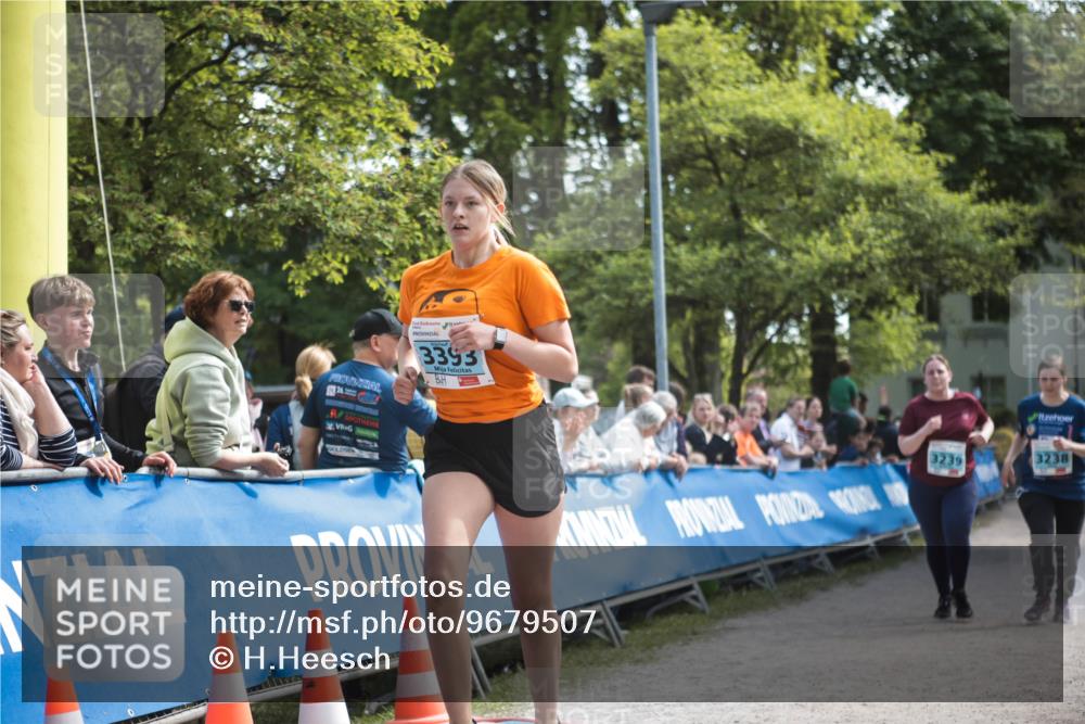09.05.2026 - Störlauf H.Heesch http://msf.ph/oto/9679507 09.05.2026 16:39:17 Ziel 3393, 3239, 3238 meine-sportfotos.de