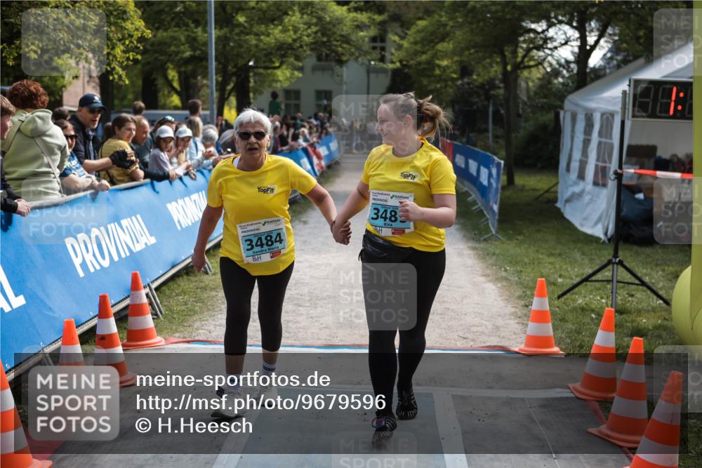 09.05.2026 - Störlauf H.Heesch http://msf.ph/oto/9679596 09.05.2026 16:43:36 Ziel 3484, 3483, 88 meine-sportfotos.de