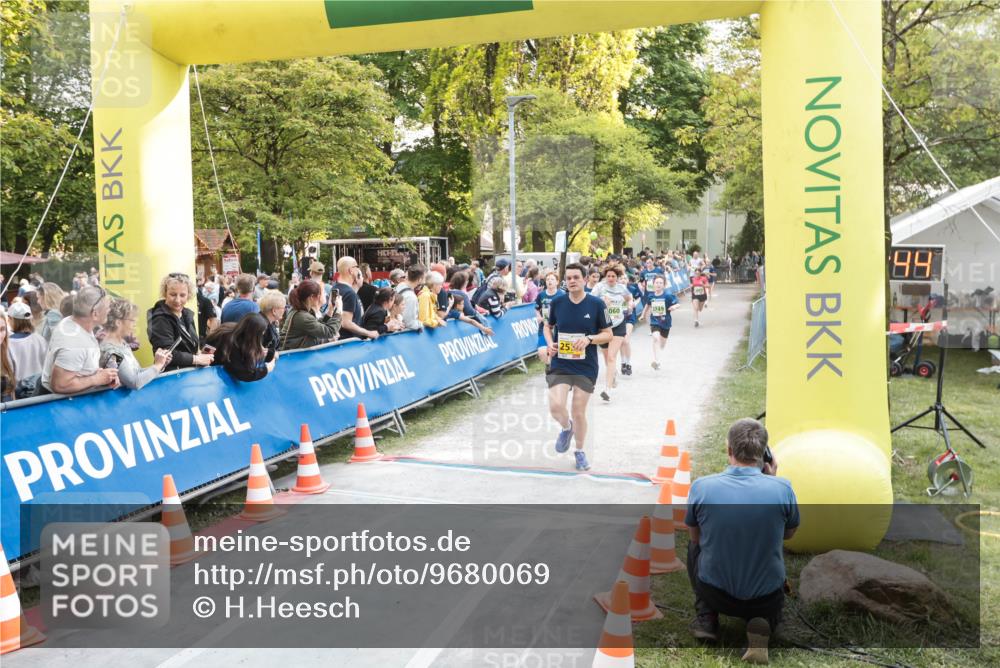 09.05.2026 - Störlauf H.Heesch http://msf.ph/oto/9680069 09.05.2026 17:29:50 Ziel 25, 060, 88 meine-sportfotos.de