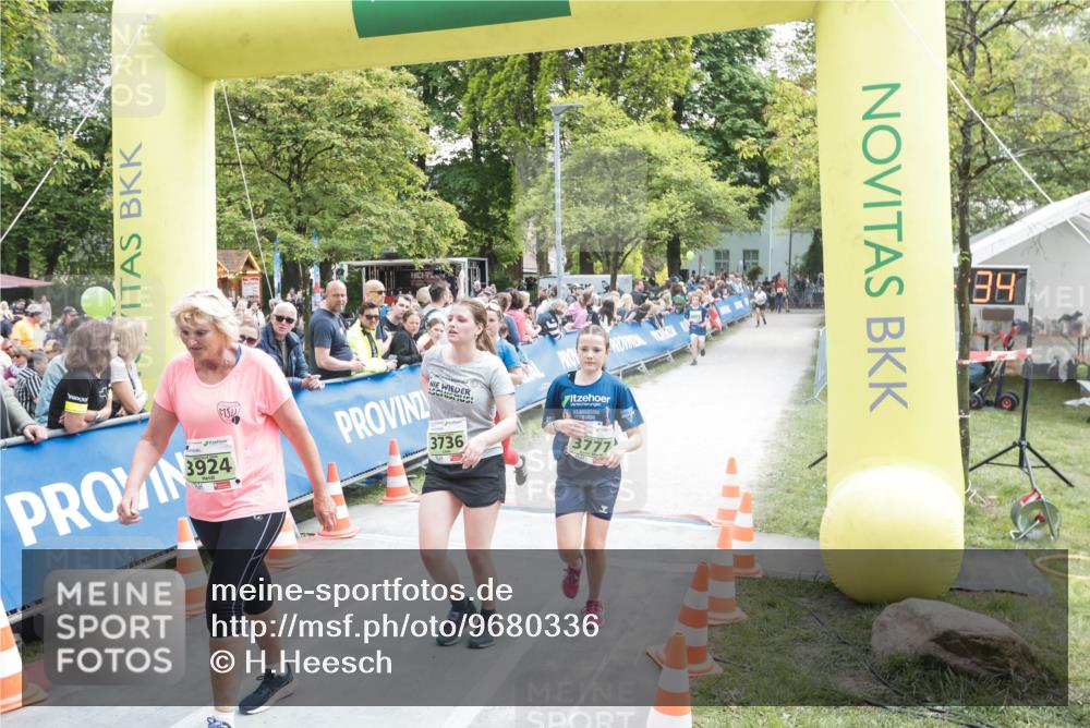 09.05.2026 - Störlauf H.Heesch http://msf.ph/oto/9680336 09.05.2026 17:34:40 Ziel 3924, 3736, 3777, 88 meine-sportfotos.de