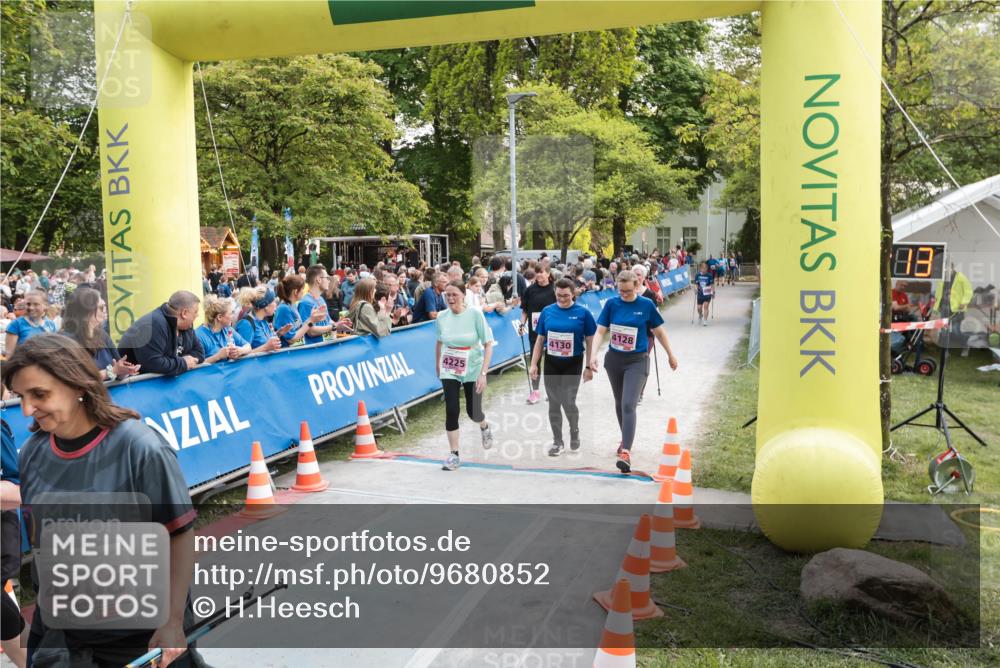 09.05.2026 - Störlauf H.Heesch http://msf.ph/oto/9680852 09.05.2026 18:16:10 Ziel 4208, 4130, 4128 meine-sportfotos.de