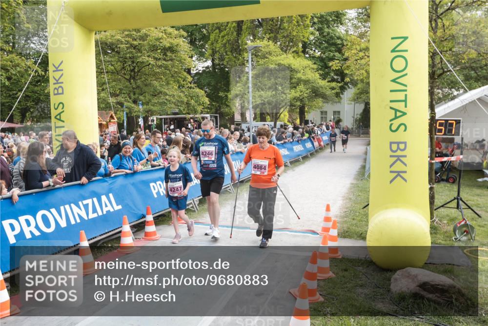 09.05.2026 - Störlauf H.Heesch http://msf.ph/oto/9680883 09.05.2026 18:16:54 Ziel 4247, 4246 meine-sportfotos.de