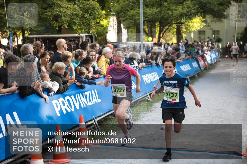09.05.2026 - Störlauf H.Heesch http://msf.ph/oto/9681092 09.05.2026 17:23:34 Ziel 3727, 3737 meine-sportfotos.de