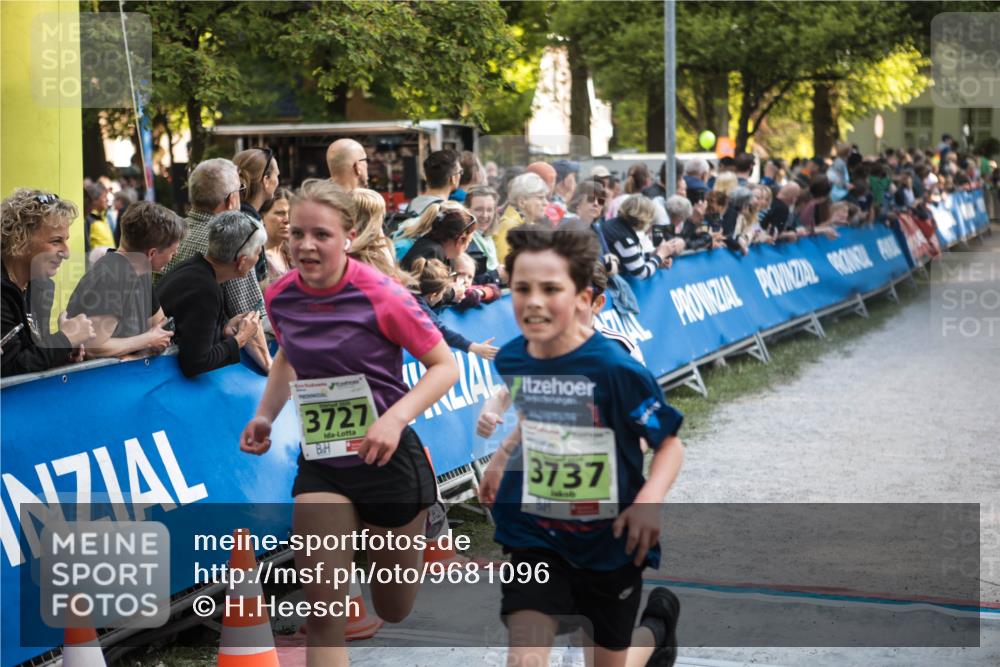 09.05.2026 - Störlauf H.Heesch http://msf.ph/oto/9681096 09.05.2026 17:23:34 Ziel 3727, 3737 meine-sportfotos.de