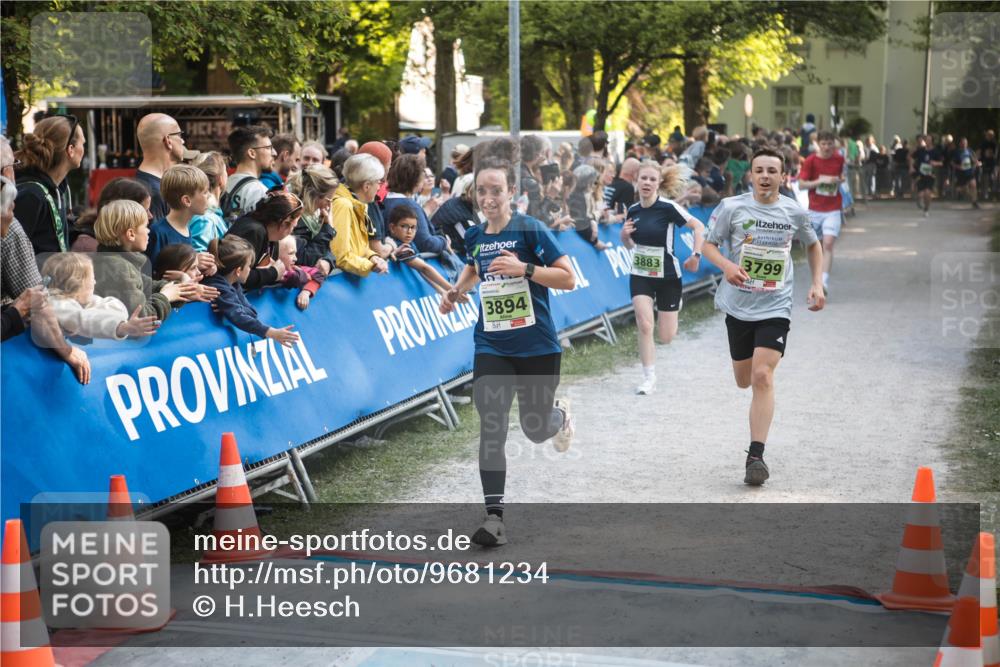 09.05.2026 - Störlauf H.Heesch http://msf.ph/oto/9681234 09.05.2026 17:24:39 Ziel 3883, 3894, 3799 meine-sportfotos.de
