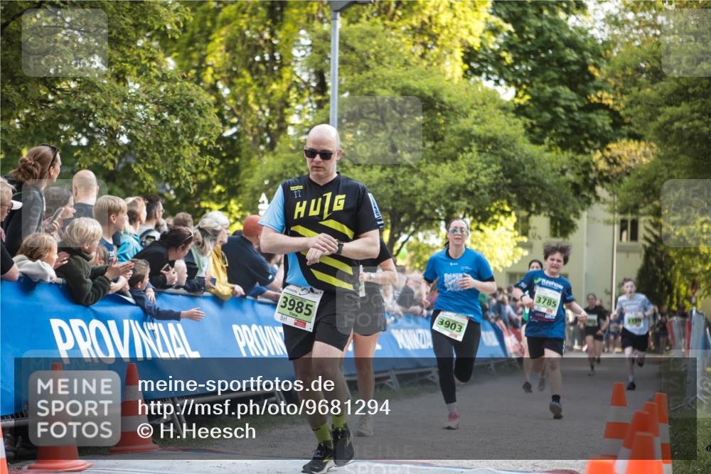 09.05.2026 - Störlauf H.Heesch http://msf.ph/oto/9681294 09.05.2026 17:27:01 Ziel 3985, 3903, 3785 meine-sportfotos.de
