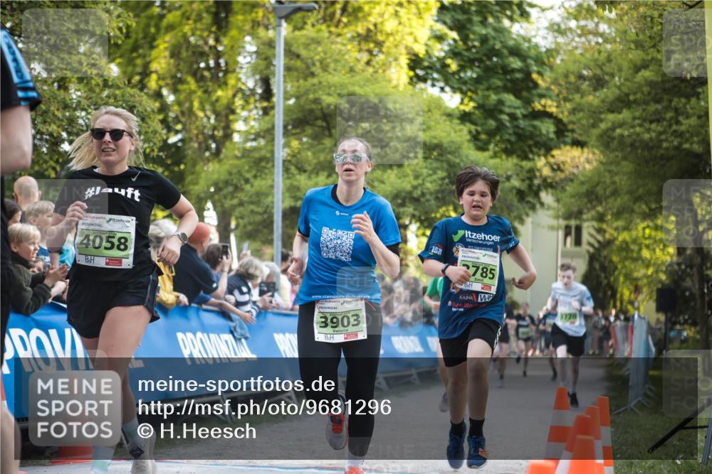 09.05.2026 - Störlauf H.Heesch http://msf.ph/oto/9681296 09.05.2026 17:27:02 Ziel 2026, 4058, 3903, 785 meine-sportfotos.de